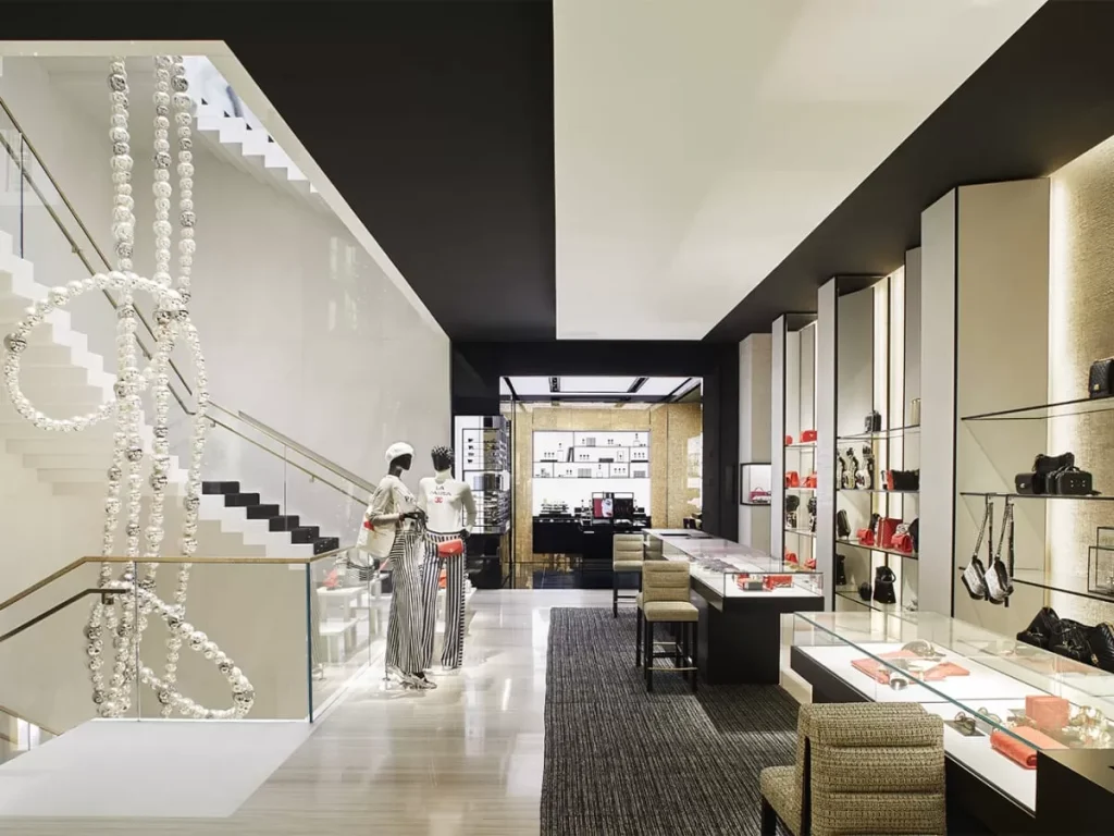 Luxury brands in 2021: DM and CX
